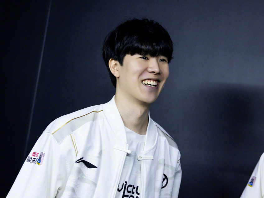 攻防两端展 攻防两端展