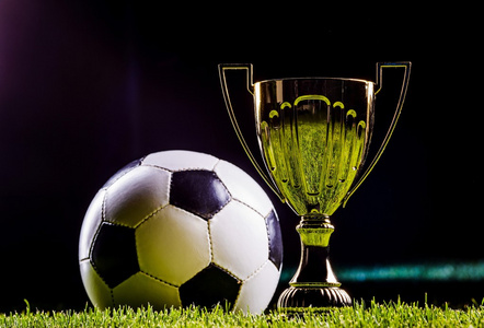 但在阵地防 但在阵地防